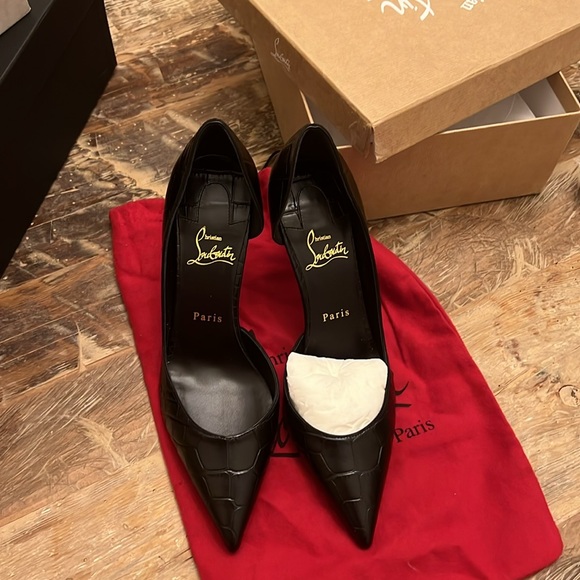 Red Bottoms size 9 never worn. - Picture 2 of 5